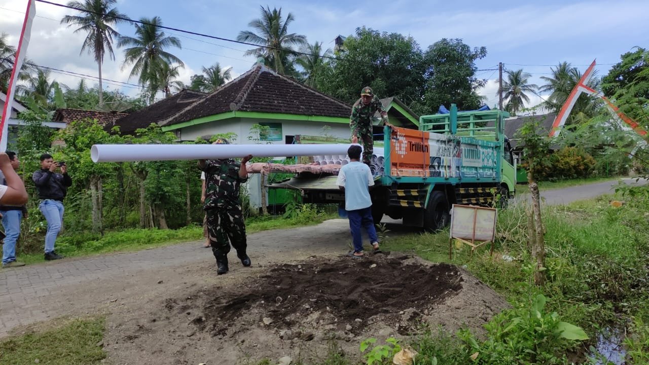 Pra TMMD 125 Kodim Banyuwangi Bangun Sumur Bor untuk Warga Siliragung