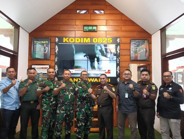 Sinergitas Forkopimda, Kunjungan Kepala Kejaksaan Negeri Banyuwangi Beserta Jajaran Ke Makodim 0825/Banyuwangi