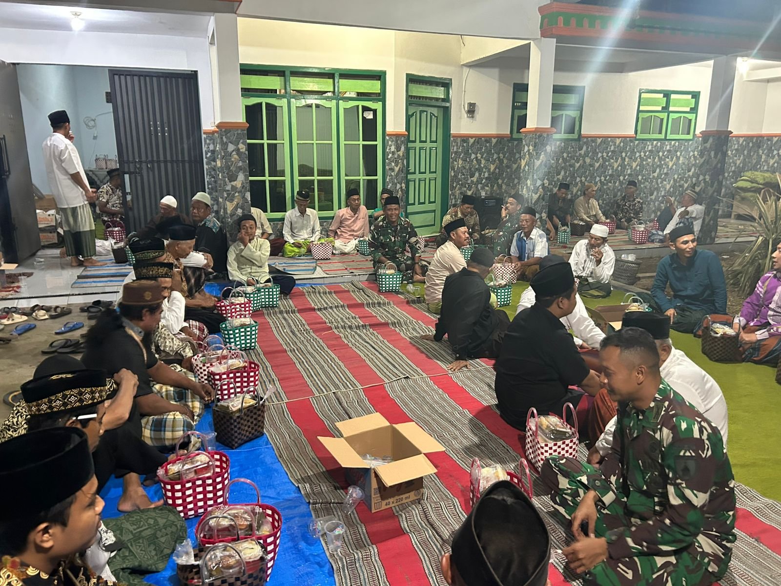Sinergi TNI dan Warga: Satgas TMMD Banyuwangi Ikut Doa Bersama Haul H. Mufid Siliragung