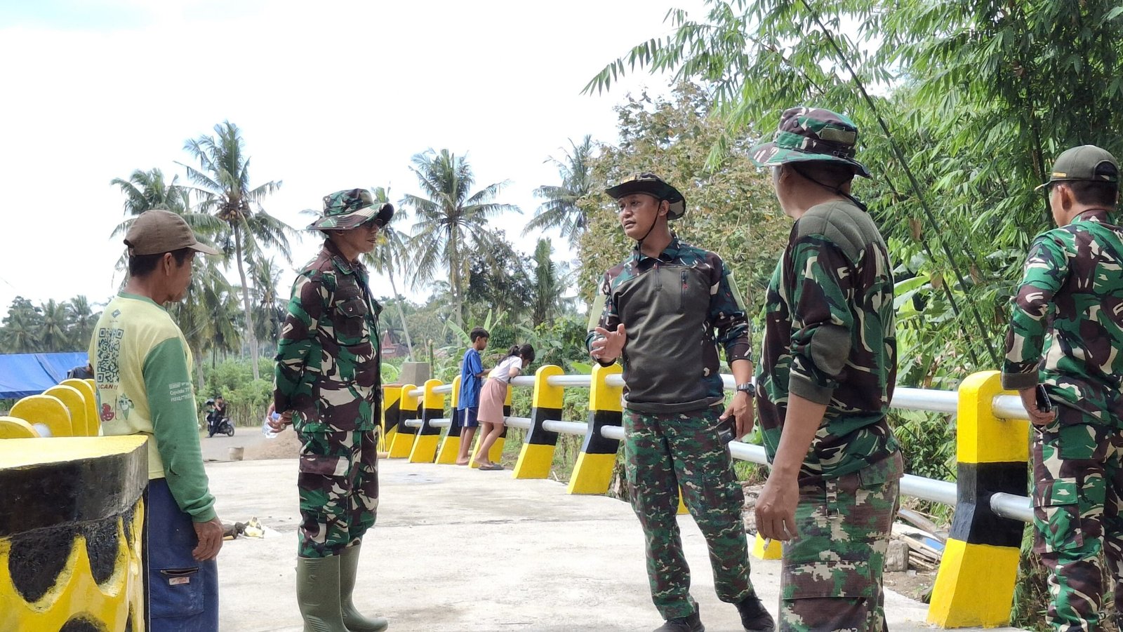 Dandim 0825 Banyuwangi Letkol (Arh) Joko Sukoyo Tinjau Progres Pembangunan Jembatan TMMD