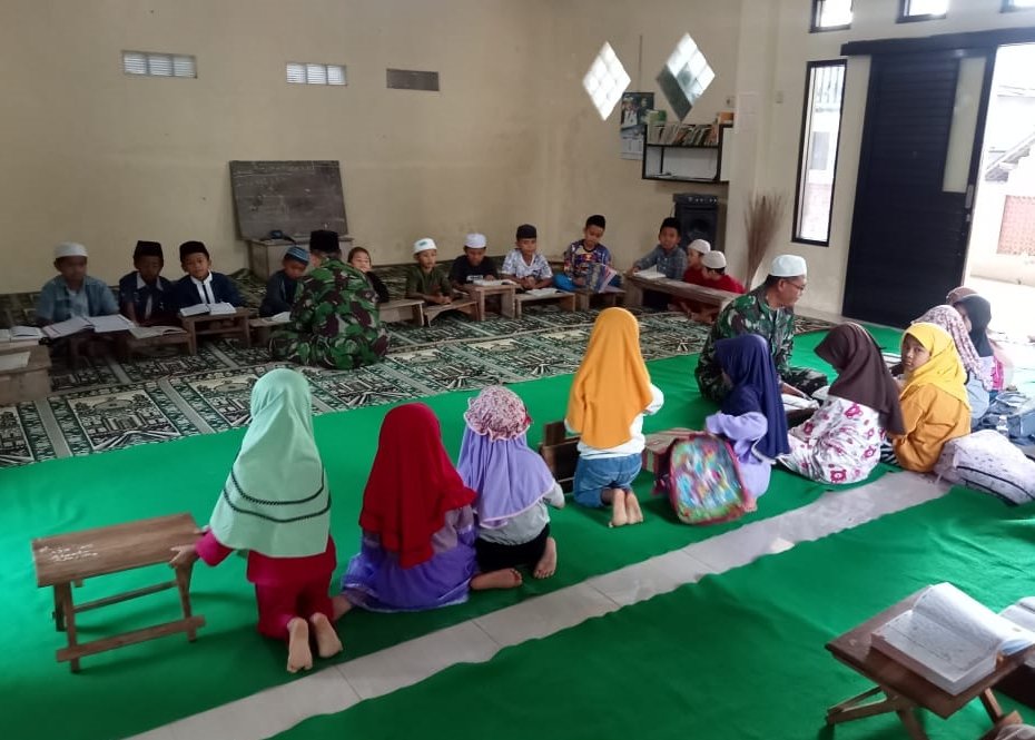Merajut Iman dan Hati Anak-anak di TMMD Banyuwangi