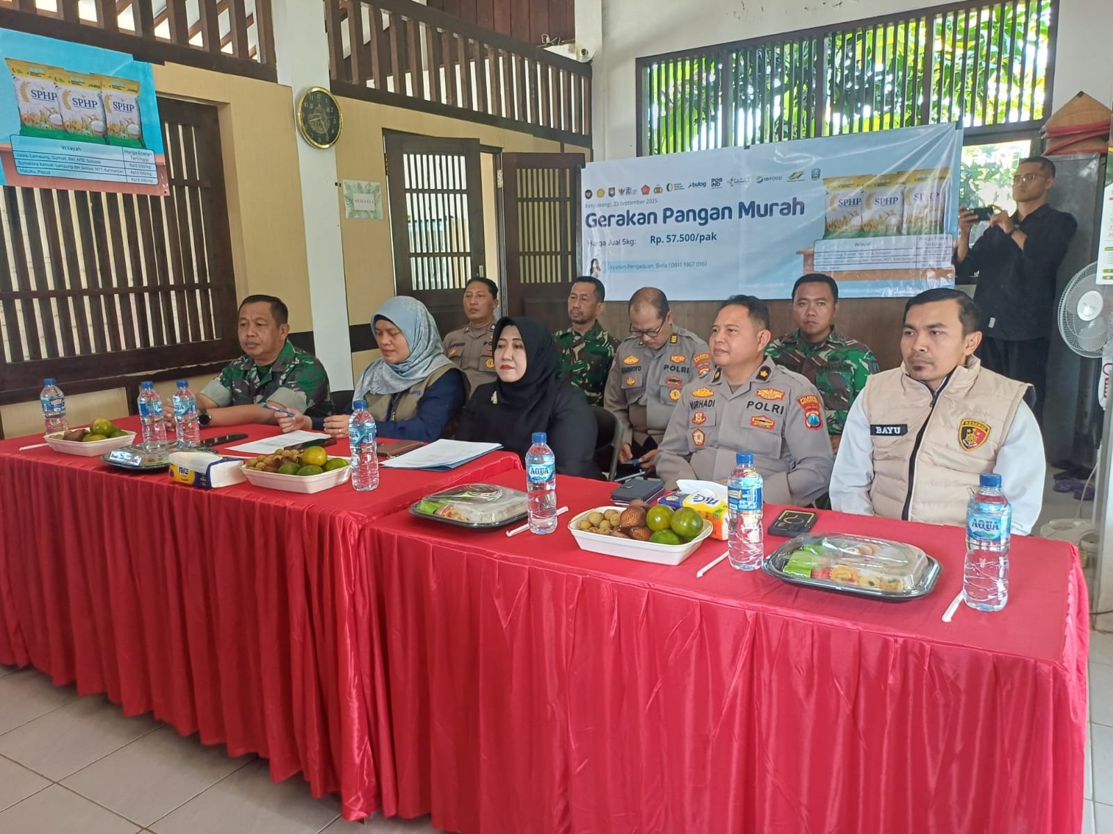 Kasdim 0825/Banyuwangi Hadiri Zoom Meeting Bersama Gubernur Jatim dan Menteri Pertanian dalam Gerakan Pangan Murah