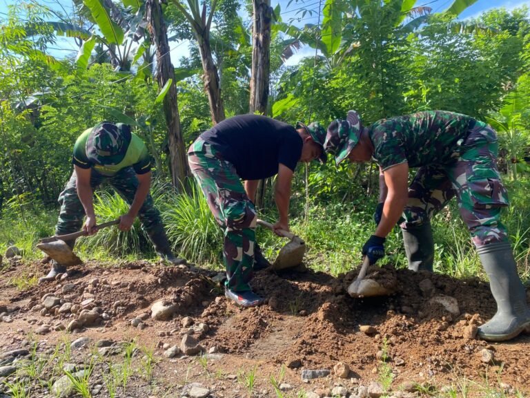 Program TNI Manunggal Membangun Desa (TMMD) ke-126 Kodim 0818/Malang-Batu terus menunjukkan hasil nyata di lapangan. Salah satu sasaran utama dalam program kali ini adalah pemasangan jaringan pipanisasi untuk memenuhi kebutuhan air bersih bagi warga di wilayah Desa Lebakharjo, Kecamatan Ampelgading, Kabupaten Malang.