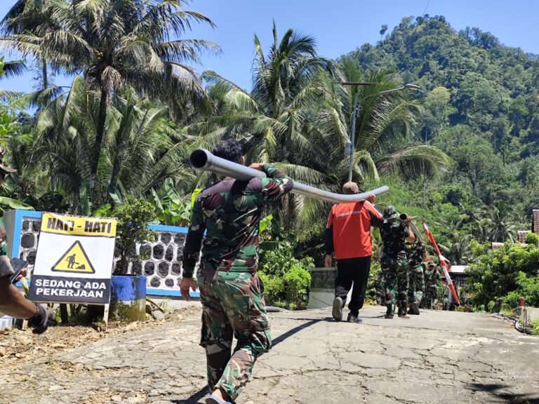 TMMD 126 Kodim 0818 Alirkan Harapan: Pipanisasi Jadi Program Unggulan, Akhiri Derita Kekeringan Warga Sukamaju Lebakharjo