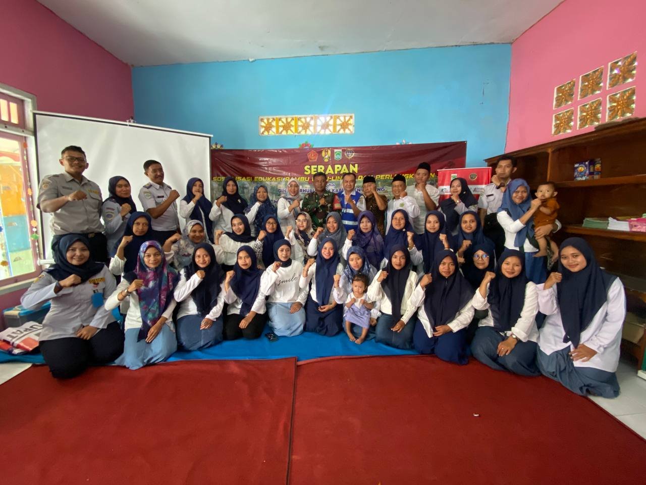 Satgas TMMD ke-126 Lebakharjo Bersama Dinas Perhubungan Beri Sosialisasi Rambu-Rambu Lalu Lintas
