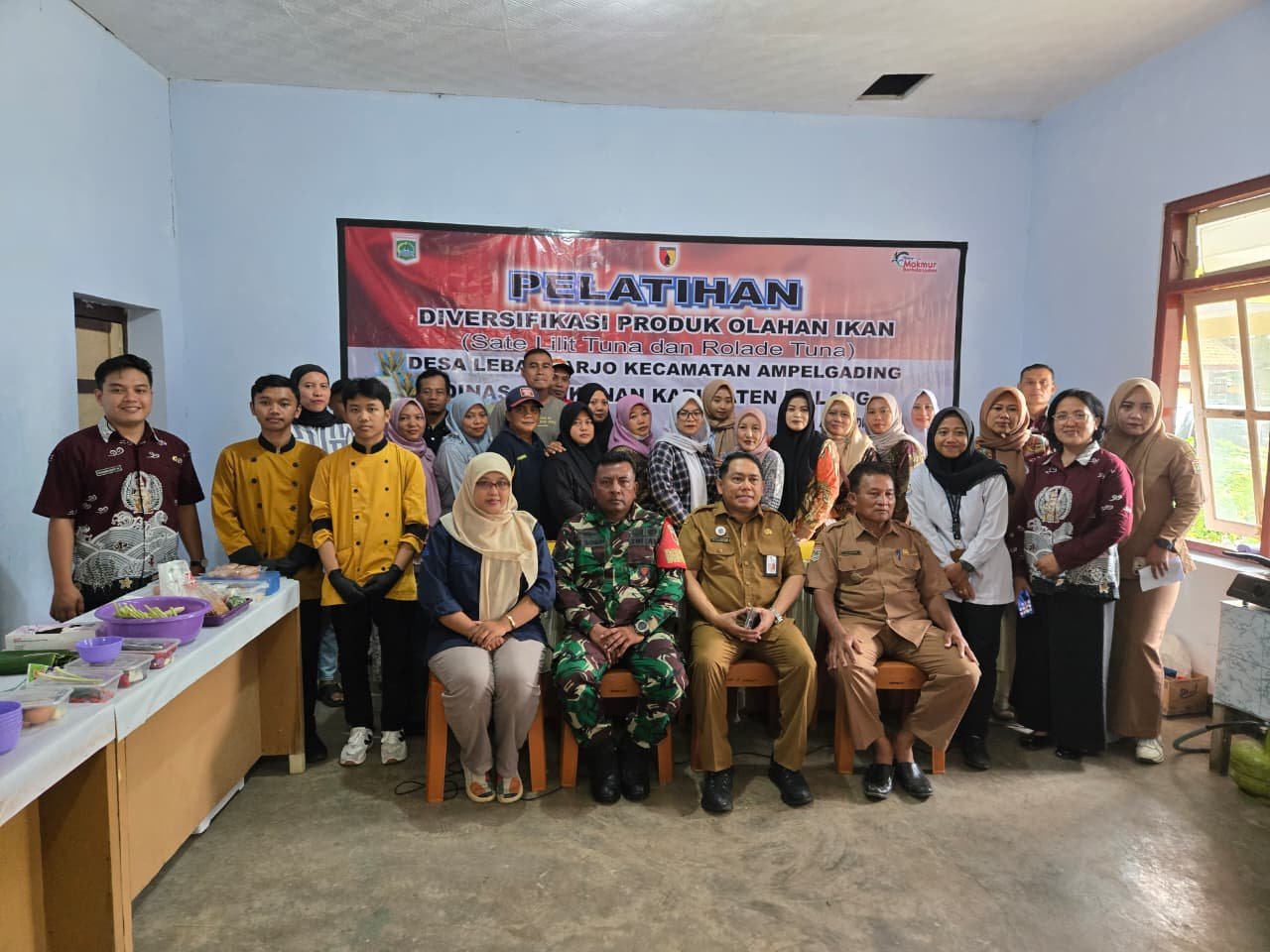 Dalam rangka kegiatan TNI Manunggal Membangun Desa (TMMD) Ke-126 Kodim 0818/Malang-Batu, Dinas Perikanan Kabupaten Malang turut berperan aktif melalui kegiatan Pelatihan Diversifikasi Produk Olahan Ikan yang dilaksanakan di Aula Desa Lebakharjo, Kecamatan Ampelgading, Kabupaten Malang.
