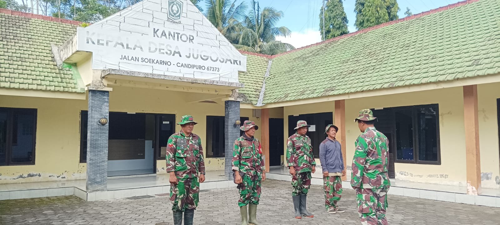 Kesiapsiagaan Status Transisi, TNI Perkuat Pos Siaga Semeru di Jugosari