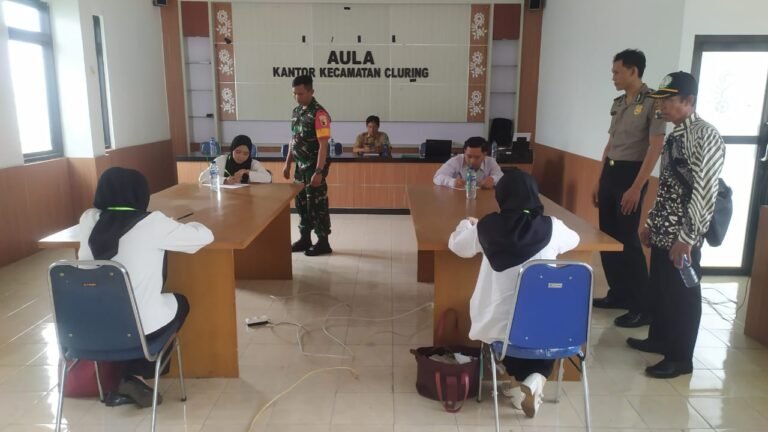 Babinsa Plampangrejo Laksanakan Pendampingan Rekrutmen Perangkat Desa