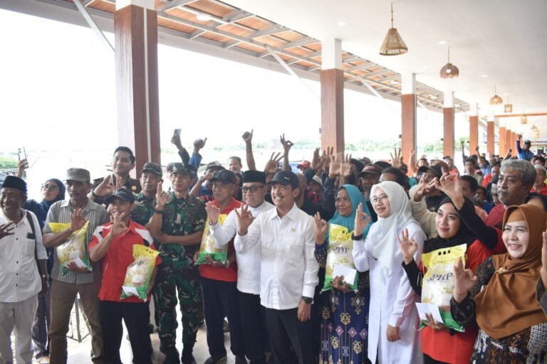 Kasdim 0825/Banyuwangi Dampingi Menteri KKP Tinjau Kampung Nelayan Merah Putih, Isyarat Kuat Kebangkitan Ekonomi Pesisir