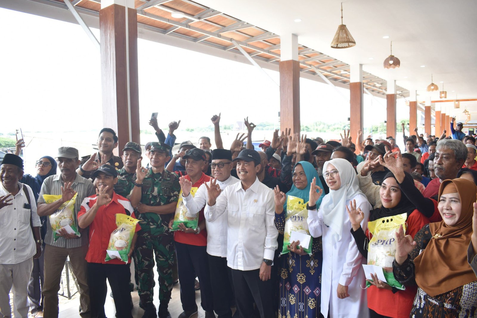 Kasdim 0825/Banyuwangi Dampingi Menteri KKP Tinjau Kampung Nelayan Merah Putih, Isyarat Kuat Kebangkitan Ekonomi Pesisir