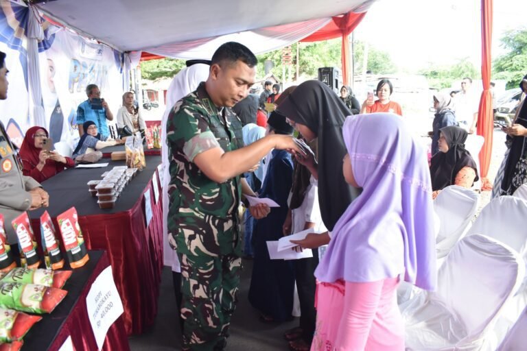 Dandim 0825/Banyuwangi Hadiri Pasar Murah KDMP Tukangkayu, Sinergi Forkopimda Kendalikan Inflasi di Bulan Ramadhan
