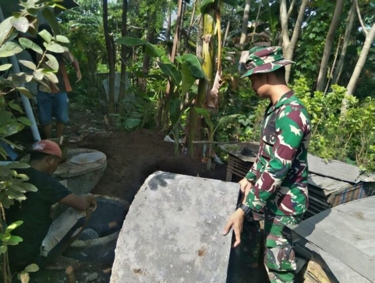 Manunggal di Pinggir Sumur, TMMD Ke-127 Kodim Pasuruan Bawa Kebersihan Baru ke Dusun Terpencil