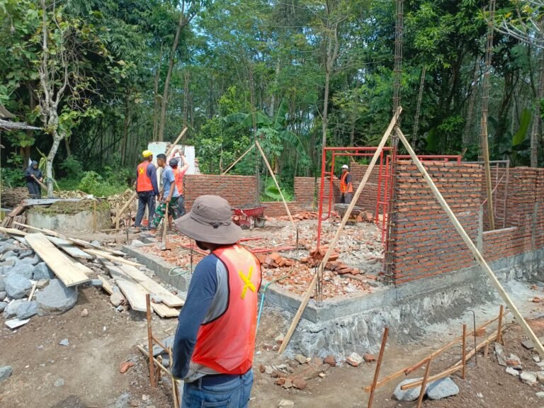 Pembangunan Musholla Baithurrohim Jadi Sasaran TMMD ke-128 Kodim 0820/Probolinggo.