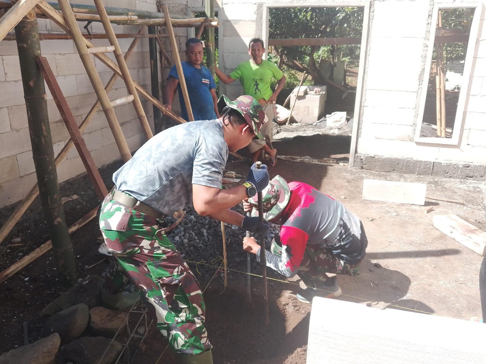 Kolaborasi Matra TNI dan Sinergi Kuat dalam TMMD ke-128 Kodim 0820 Probolinggo.