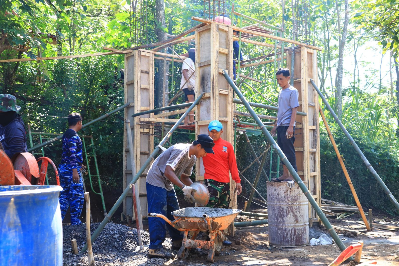 TMMD ke-128 Kodim 0820/Probolinggo Fokuskan Dampak Nyata bagi Warga Desa. 