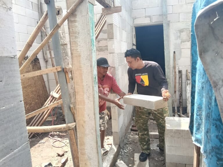 Pembangunan RTLH TMMD Ke-128 Capai Progres 70 Persen di Desa Brabe. 
