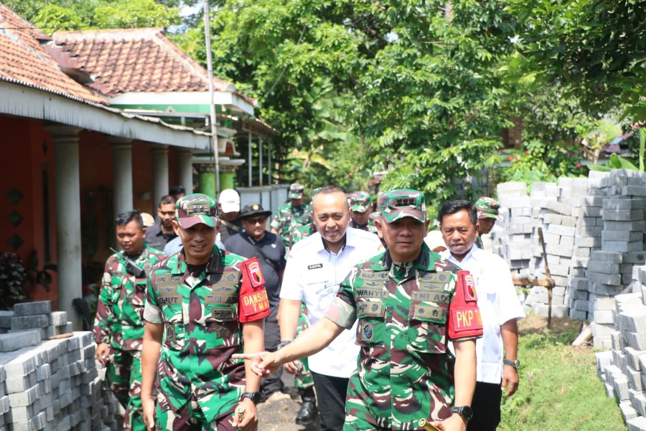 Danrem 083/Bdj Tinjau Langsung Progres Pembangunan TMMD di Desa Brabe