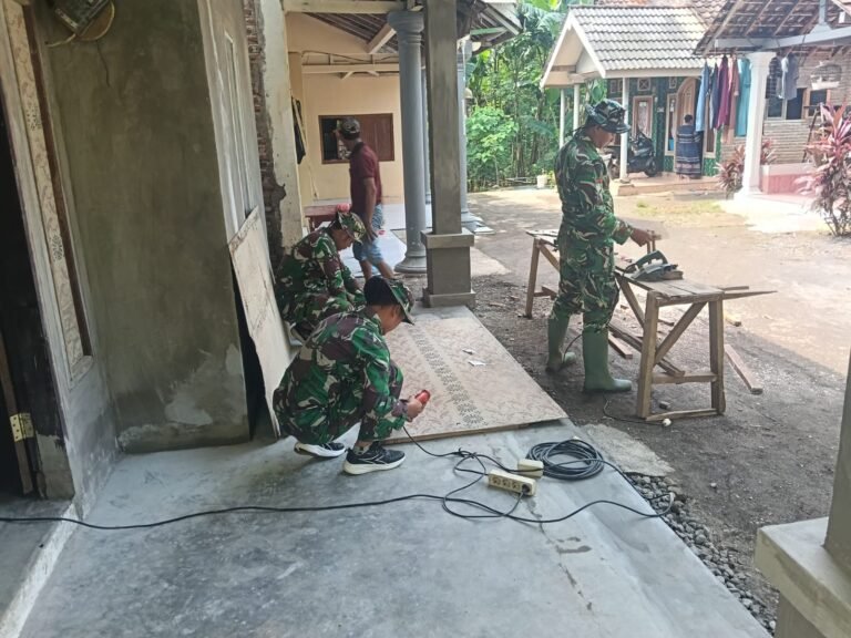 Program TMMD Ke-128 Kodim 0820/Probolinggo, RTLH Milik Ibu Seniwati di Desa Brabe Capai 90 Persen