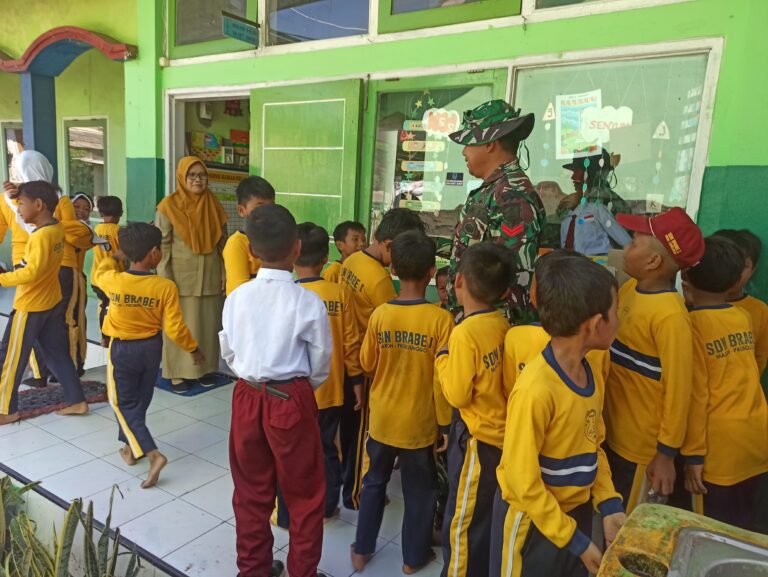Perkuat Sinergitas Dengan Dunia Pendidikan, Satgas TMMD Ke-128 Hadir di Sekolah