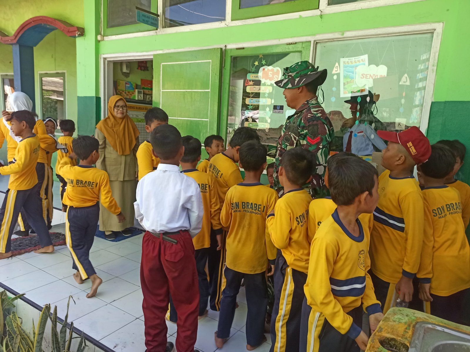 Perkuat Sinergitas Dengan Dunia Pendidikan, Satgas TMMD Ke-128 Hadir di Sekolah