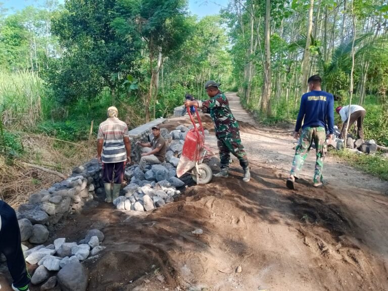 Pembangunan Tembok Penahan Tanah Titik Akhir Hampir Rampung 