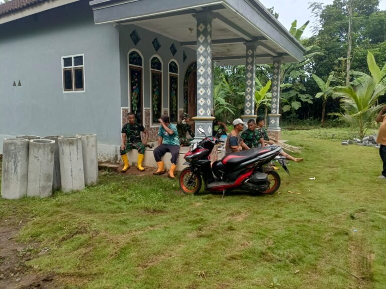 Deteksi Dini Dan Mempererat Kebersamaan, Satgas TMMD Laksanakan Komunikasi Sosial 