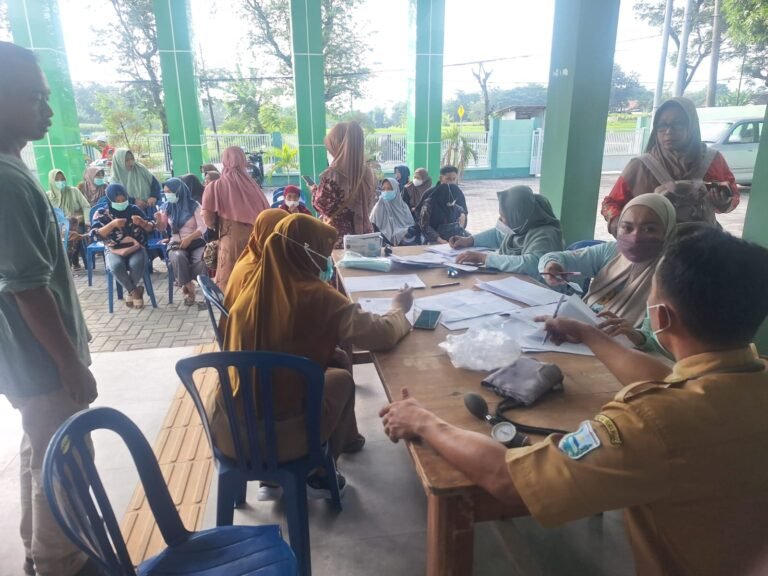 Sosialisasi Skrining ACF/TBC dan CKG Dukung Sukses TMMD Ke-128 Kodim 0820/Probolinggo.